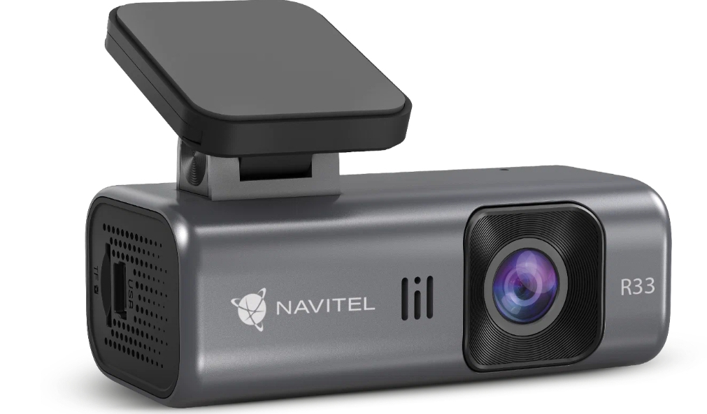 Автомобильный видеорегистратор Navitel R33